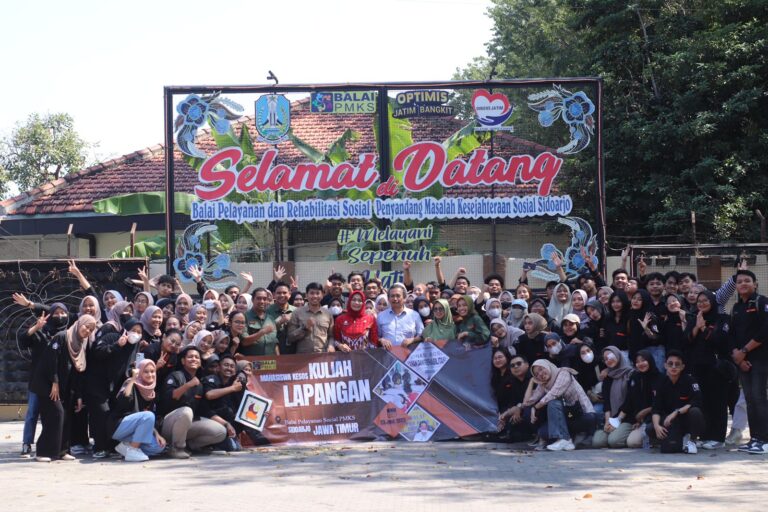 KUNJUNGAN MAHASISWA KESEJAHTERAAN SOSIAL UMM KE PMKS SIDOARJO
